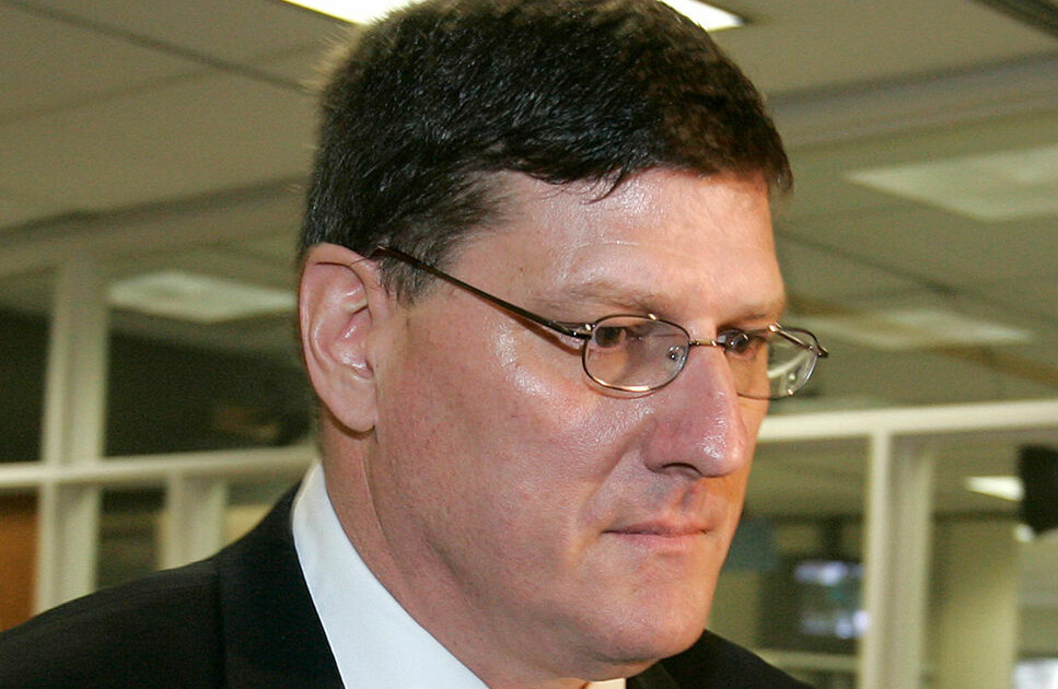 Экс-разведчик США рассказал об ошибке Зеленского во время атаки Кремля ...