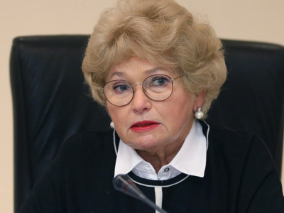 Скандал с Нарусовой в Совфеде: отправят ли ее в отставку