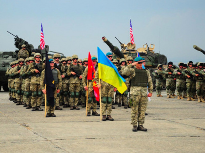 Макрон обсуждает отправку на Украину своих войск