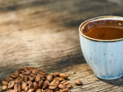 Названы самые полезные для здоровья добавки к кофе