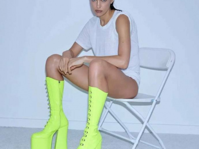 Ирину Шейк пригласили сделать рекламу обуви: вот, что из этого вышло