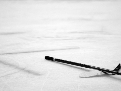 Электричка насмерть сбила российского хоккеиста