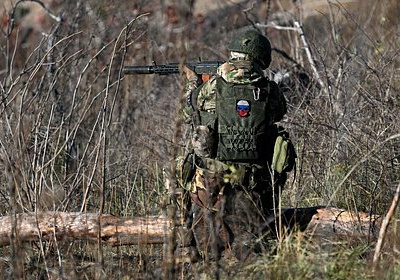 Бойцы ВС России спасли снайпершу ВСУ от сослуживцев